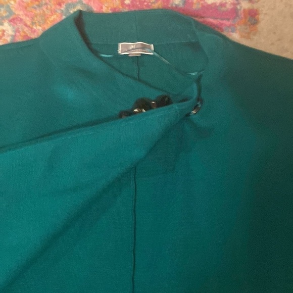 Women’s Green Classy Sweater Size LargeNew Without Tag - Picture 9 of 10